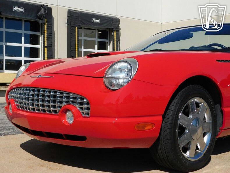 2002 Ford Thunderbird Deluxe