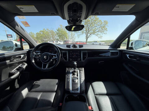 2017 Porsche Macan