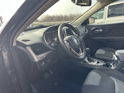 2016 Jeep Cherokee Sport