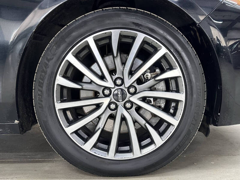 2017 Lincoln Continental Select