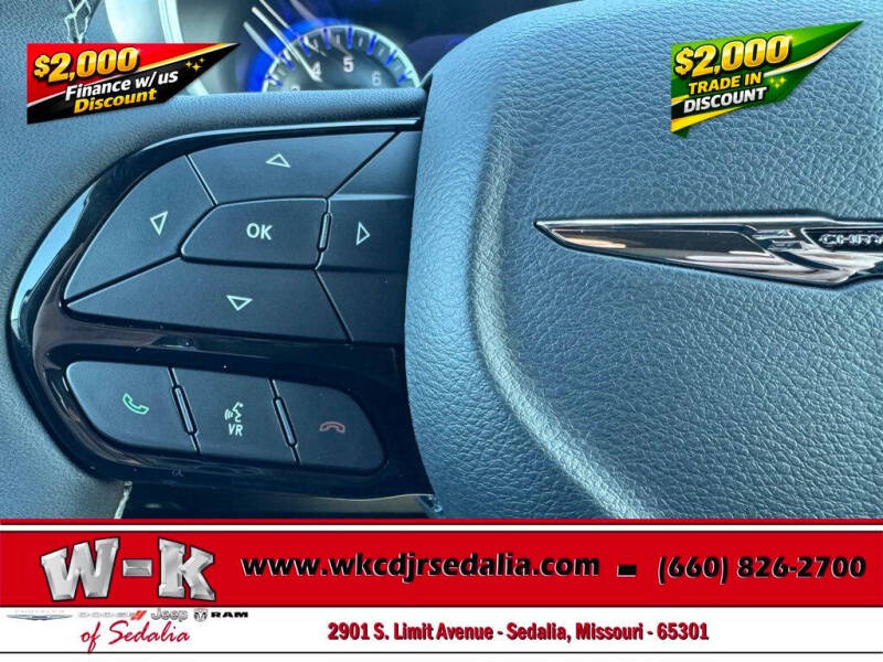2026 Chrysler Pacifica Select