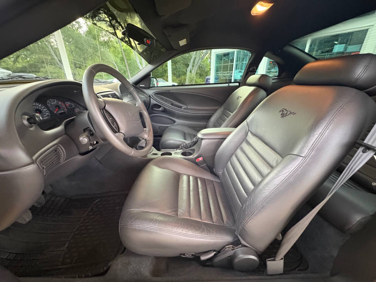 2004 Ford Mustang 25