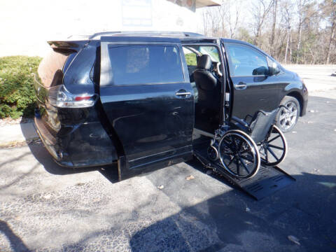 2015 Toyota Sienna for sale at Mobility Motors LLC - A Wheelchair Van in Battle Creek MI