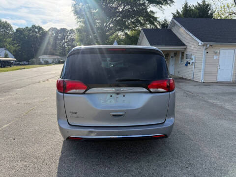 2020 Chrysler Pacifica Touring