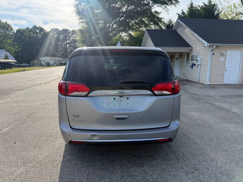 2020 Chrysler Pacifica Touring