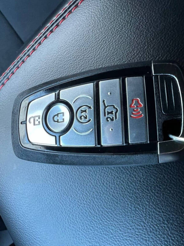2024 Ford Explorer ST-Line