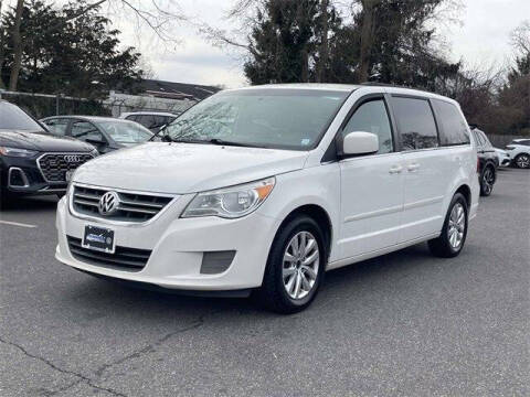 2012 Volkswagen Routan SE