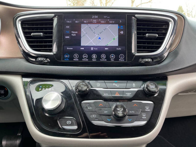 2018 Chrysler Pacifica Touring L Plus