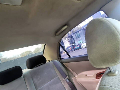 2005 Toyota Corolla LE