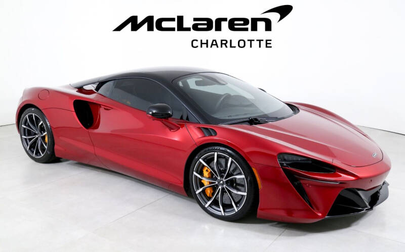 2023 McLaren Artura