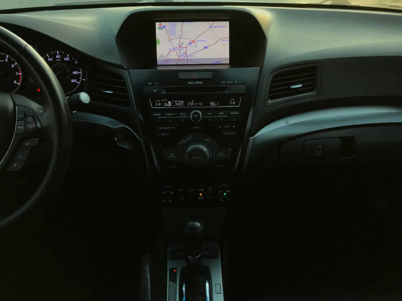 2013 Acura ILX 2.0L w/Tech