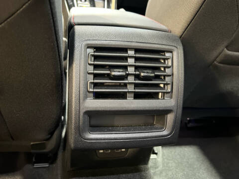 2024 Volkswagen Golf GTI SE