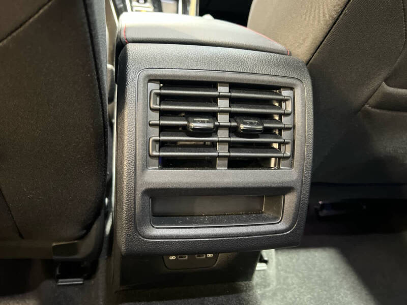 2024 Volkswagen Golf GTI SE