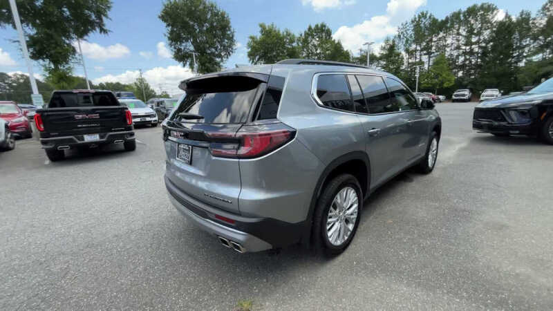 2025 GMC Acadia Elevation