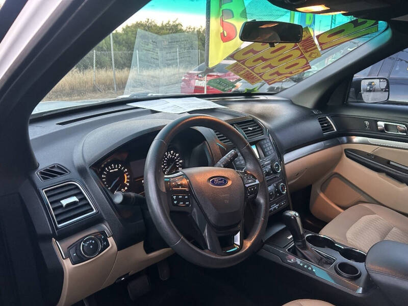 2016 Ford Explorer