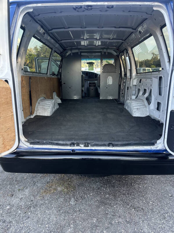 2004 Ford E-Super Duty