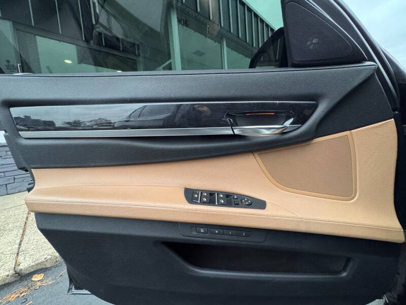 2011 BMW 7 Series 740i