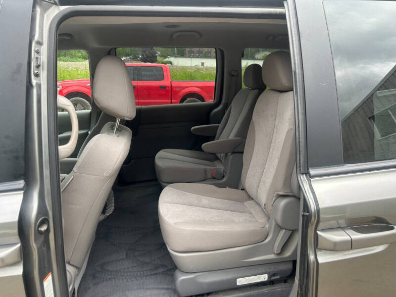 2011 Kia Sedona LX