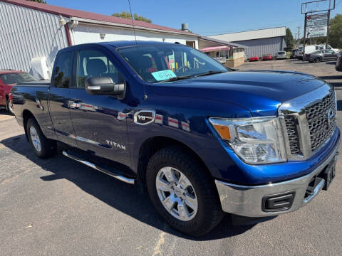 2017 Nissan Titan SV