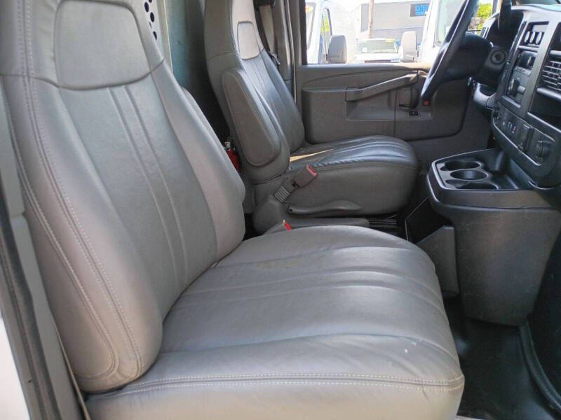 2017 Chevrolet Express 2500
