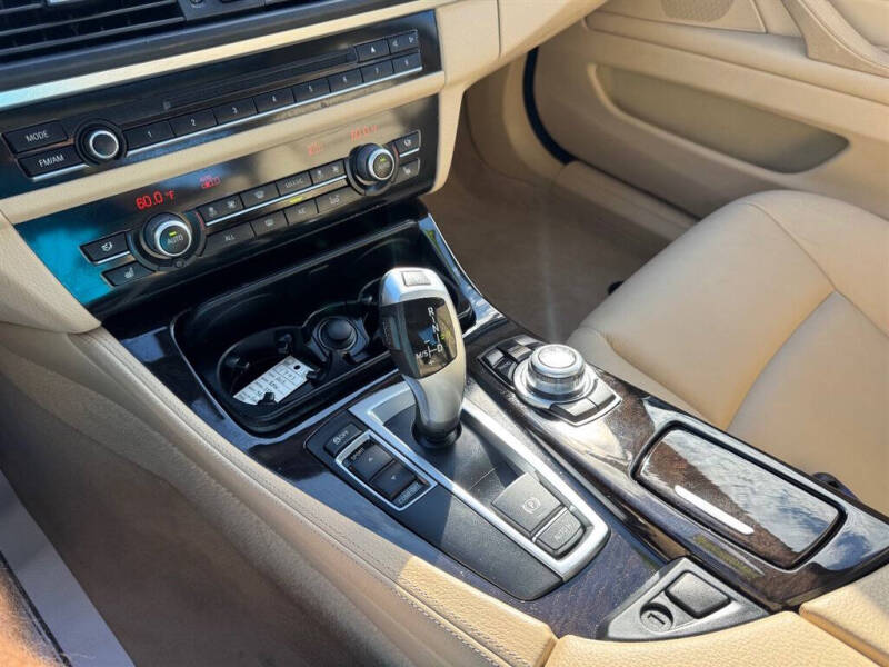 2013 BMW 5 Series 528i