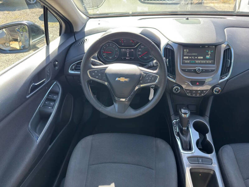 2017 Chevrolet Cruze LT Auto