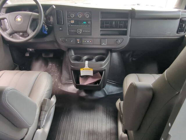 2025 Chevrolet Express 2500