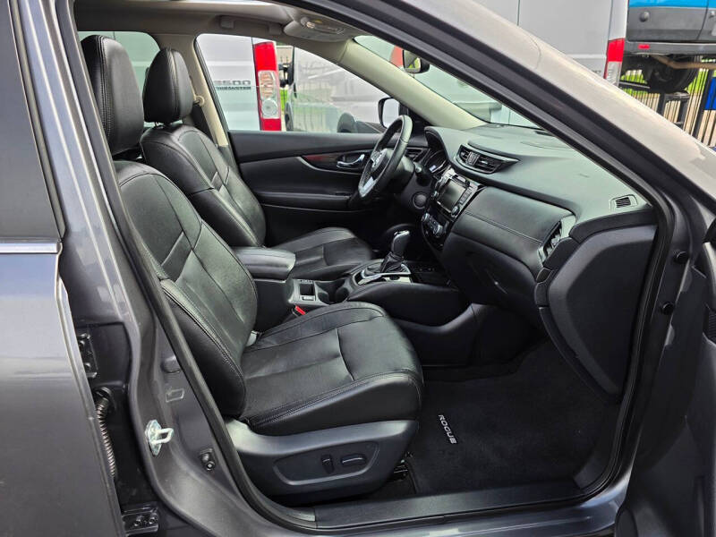 2020 Nissan Rogue SL