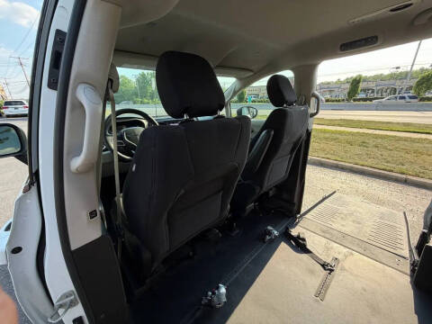 2022 Chrysler Voyager LX