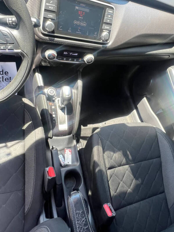 2020 Nissan Kicks SV