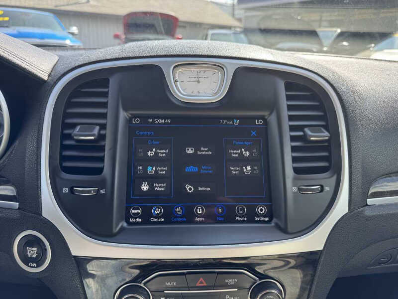 2022 Chrysler 300 Touring L