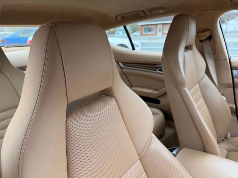 2015 Porsche Panamera GTS