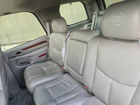 2004 Cadillac Escalade