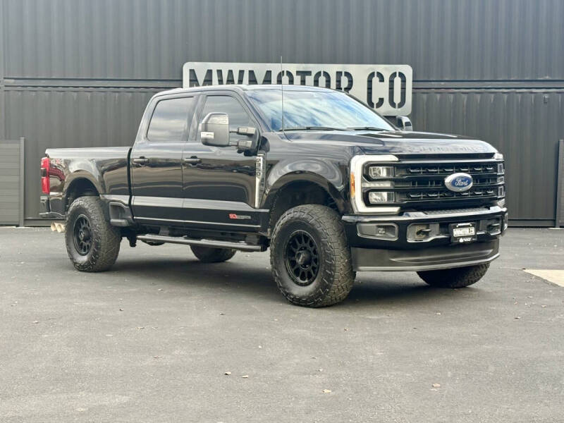 2023 Ford F-350 Super Duty Lariat's photo