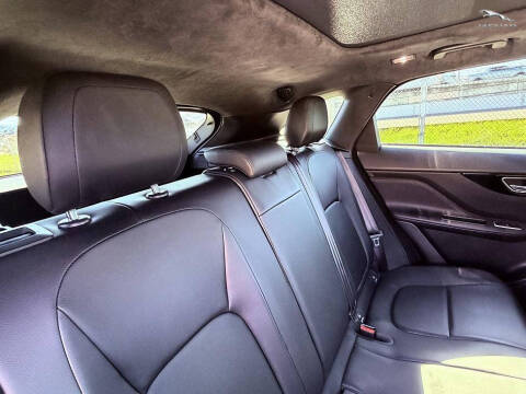 2019 Jaguar F-PACE 25t Premium