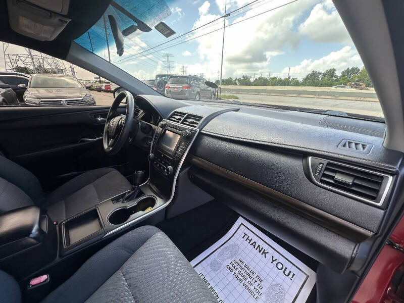 2017 Toyota Camry LE