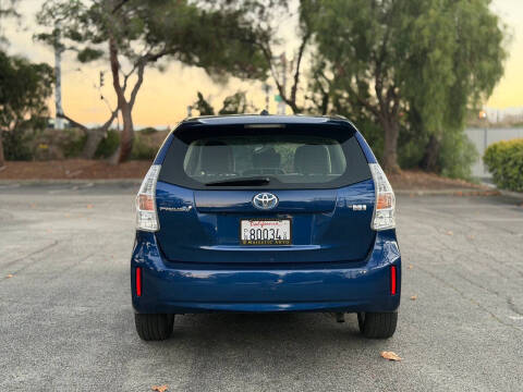 2012 Toyota Prius v Three