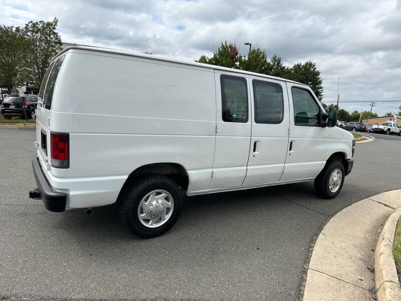 2009 Ford E-Series Econoline Van Commercial photo 4