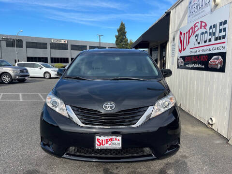 2016 Toyota Sienna LE 7-Passenger Auto Access Seat