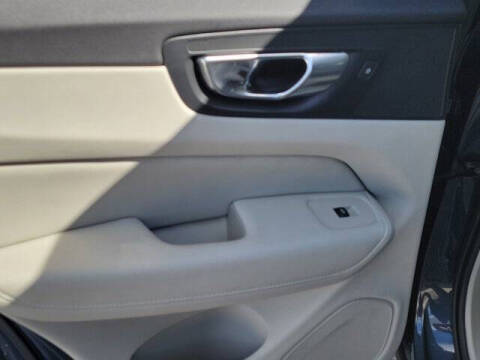 2023 Volvo XC60 B5 Ultimate Bright Theme