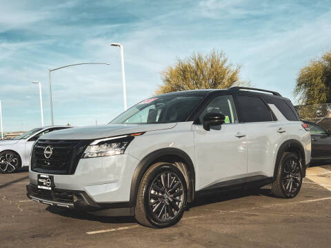 2023 Nissan Pathfinder SL