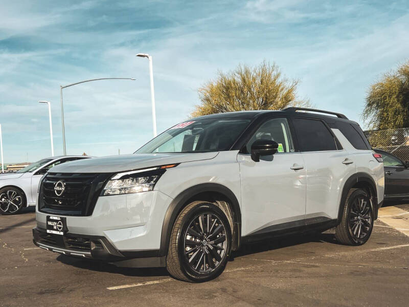 2023 Nissan Pathfinder SL