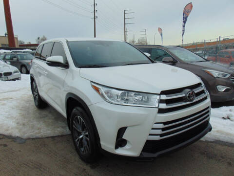 2019 Toyota Highlander for sale at Avalanche Auto Sales in Denver CO