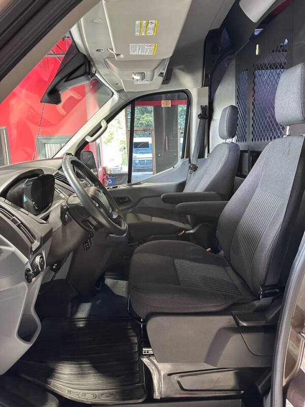 2016 Ford Transit Base photo 8