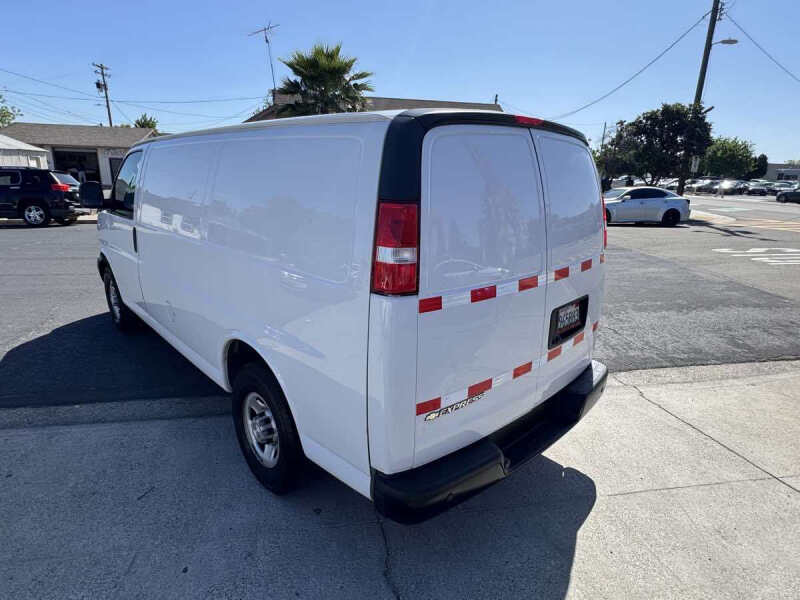 2021 Chevrolet Express 2500