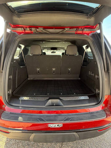 2023 Chevrolet Suburban RST