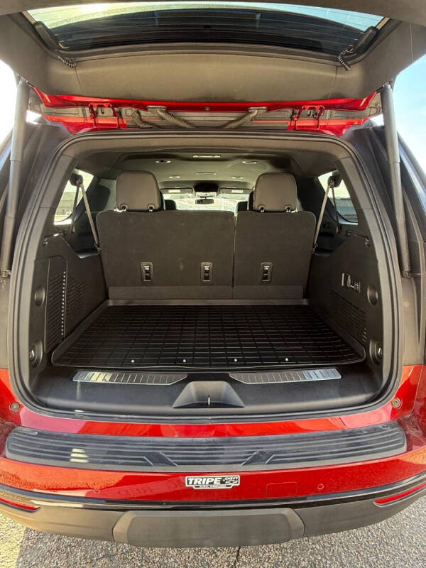 2023 Chevrolet Suburban RST