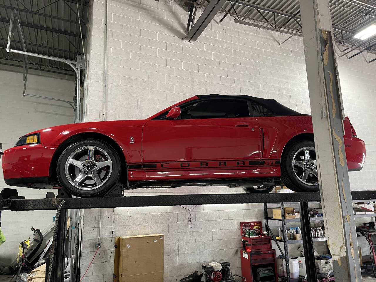 2004 Ford Mustang SVT Cobra 72