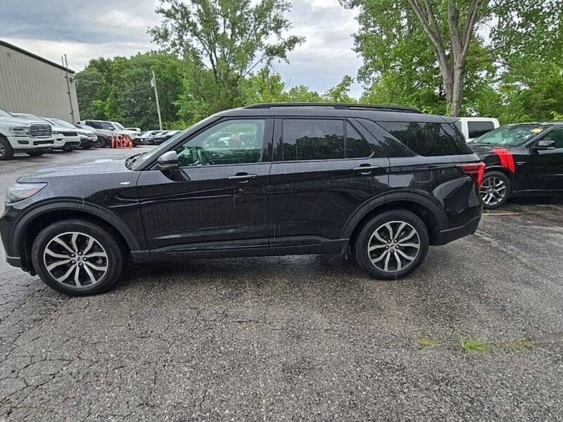 2025 Ford Explorer ST-Line