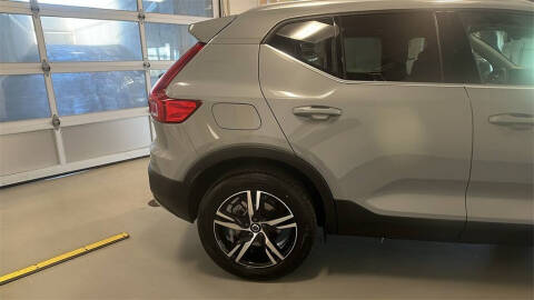 2025 Volvo XC40 B5 Core Bright Theme